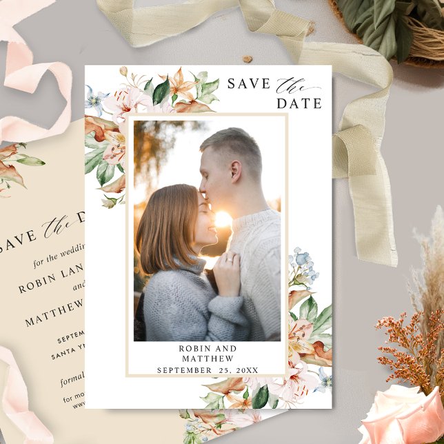 Elegantes Foto erthy Blooms und Beige Wedding Save The Date (Von Creator hochgeladen)