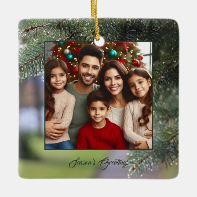 Elegantes Foto Evergreen Trees Branches Dunkelgrün Keramikornament (Vorderseite)