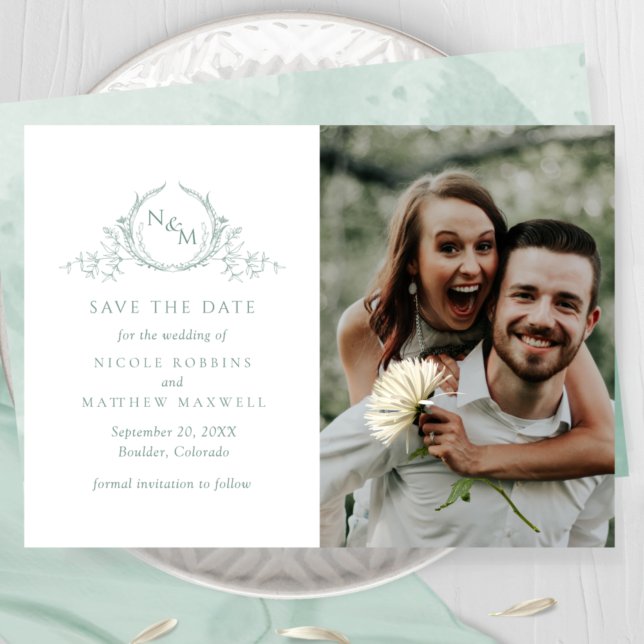 Elegantes Foto Pale Green Monogram Wedding Save The Date (Von Creator hochgeladen)