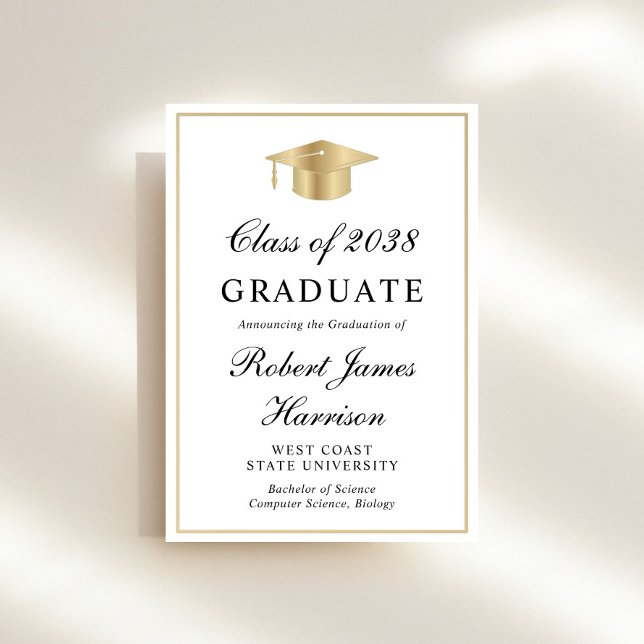 Elegantes Foto White Gold Graduation Party Einladung (An elegant college graduation party invitation to celebrate the graduate's achievements)