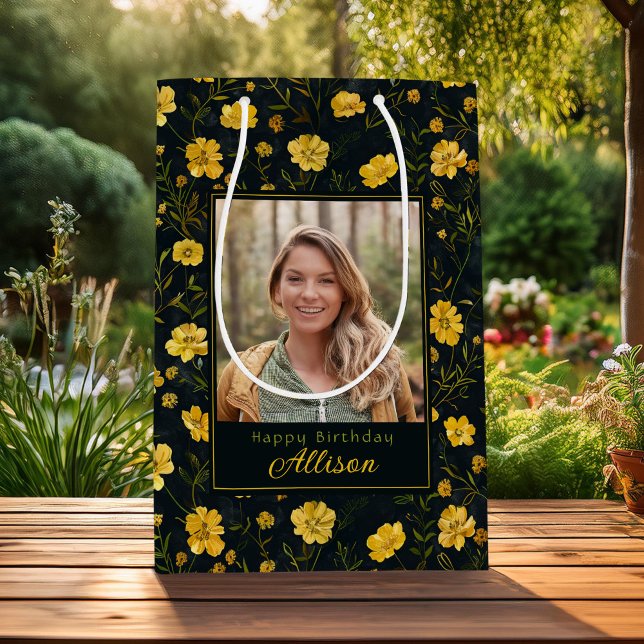 Elegantes Gelbes Buttercup Blume Foto Geburtstag Mittlere Geschenktüte (Von Creator hochgeladen)