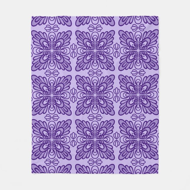 Elegantes geometrisches Lila Blumenmuster Fleecedecke (Vorderseite)