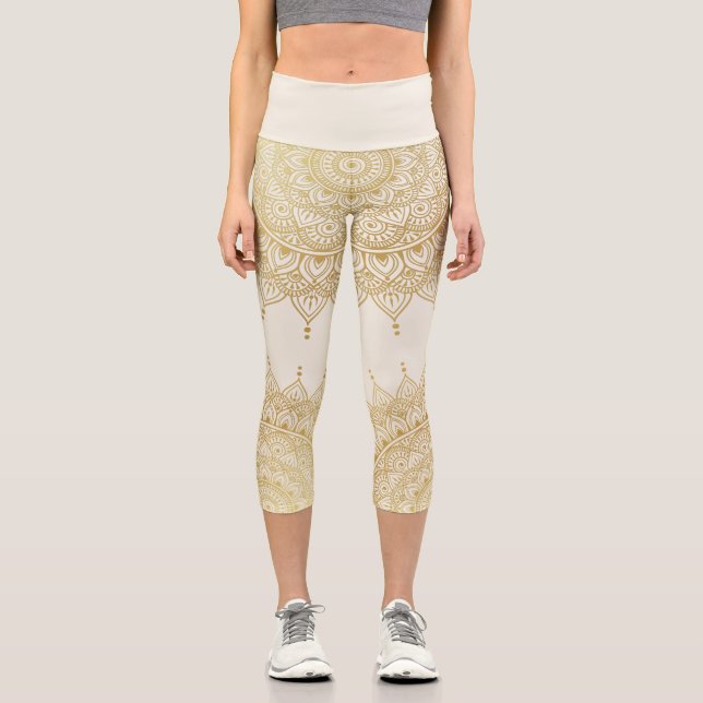 Elegantes Gold auf Cream Floral Henna Mandala Capri Leggings (Vorderseite)