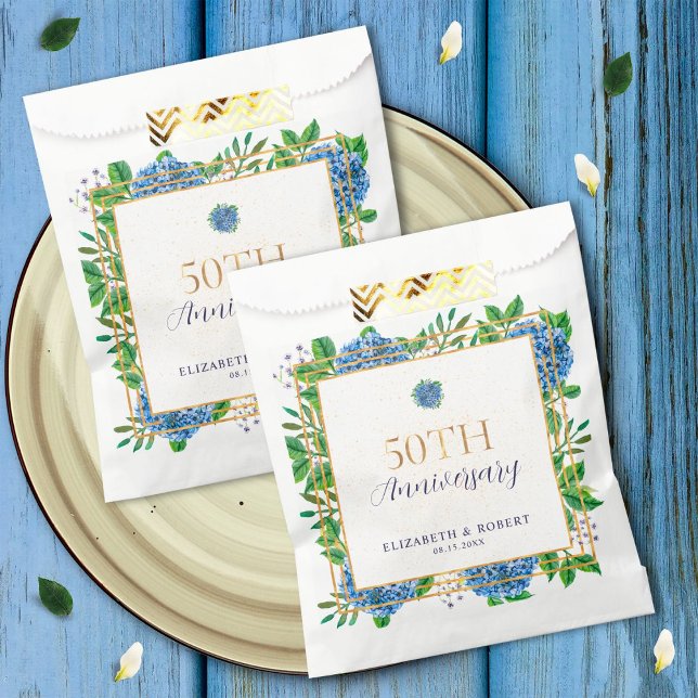 Elegantes Gold Blue Hydrangea 50 Jahre Party Geschenktütchen (Von Creator hochgeladen)