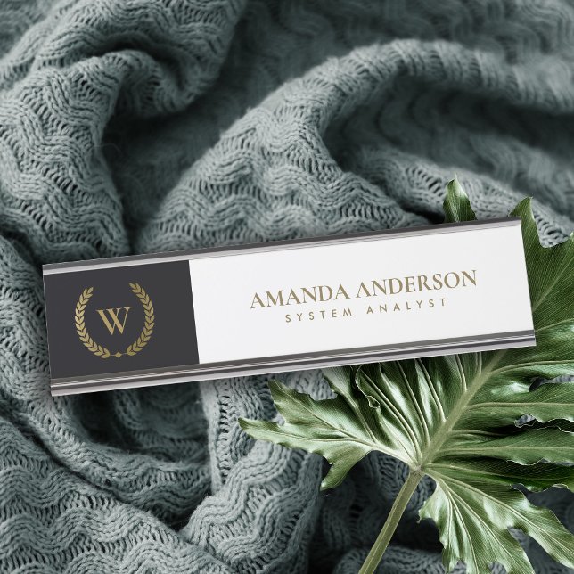 ELEGANTES GOLD FLORAL LAUREL WREATH ERSTE MONOGRAM SCHREIBTISCHNAMENSPLAKETTE (Von Creator hochgeladen)