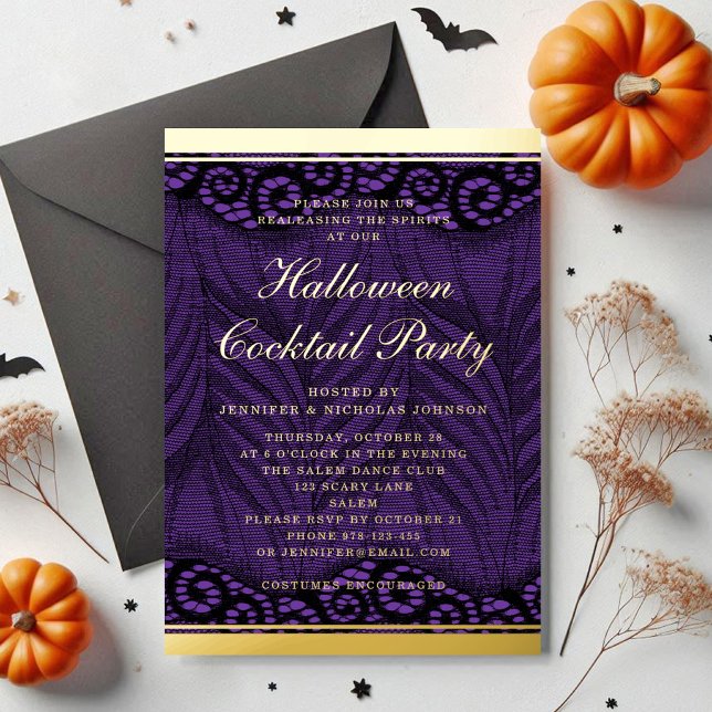 Elegantes Gold Lila Lace Halloween Cocktail Party Folieneinladung (Elegant Gold Purple Lace Halloween Cocktail Party Foil Invitation)