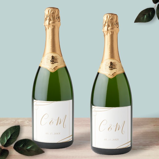 Elegantes Gold Monogram Wedding Wine Label (Von Creator hochgeladen)