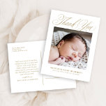 Elegantes Gold Script Foto Vielen Dank Postkarte<br><div class="desc">Das elegante Gold Script Foto Baby Dankeschön Postcard verfügt über drei Fotos des neuen Babys,  eine elegante Skriptkalligraphie und alle Babystaten. Auf der Rückseite ist viel Platz für Sie,  als Sie bemerken.</div>