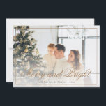 Elegantes Gold Script Merry and Bright Foto Feiertagskarte<br><div class="desc">Elegante Gold Script Merry and Bright Foto Holiday Card</div>