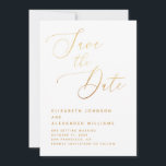 Elegantes Gold-Script | Minimalistische klassische Save The Date<br><div class="desc">Mit dieser eleganten Save the Date-Karte verkünden Sie Ihre Hochzeit im zeitlosen Stil. Es ist mit einem weißen Hintergrund und einem ausgeklügelten Goldstil gestaltet und bietet einen sauberen, modernen Look, der perfekt für formelle, traditionelle oder minimalistische Hochzeiten geeignet ist. Der Goldtext ist ein Druckeffekt, nicht eine echte Folie, der die...</div>