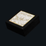 Elegantes Gold Trim Marmor Monogramm Erinnerungskiste<br><div class="desc">Digitales Design mit goldfarbenem Marmormuster in goldfarbener Farbe. Anpassen Sie einfach Ihre erste Wahl für das Monogramm. Großartiges Geschenk für Hochzeiten,  z.B. Brautjungfrau,  Brautmannschaft,  Jahrestage,  Geburtstage und fast jeden besondere Anlass.</div>