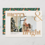 Elegantes Gold Typografie Foto Frohe Weihnachten Karte<br><div class="desc">Weihnachten froh und hell</div>