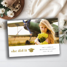 Elegantes Gold Typografy Graduation Cap Foto Ankündigung