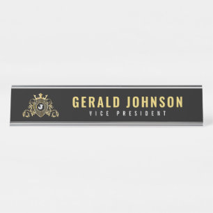 Elegantes goldenes Monogramm-Initial-Design Schreibtischnamensplakette