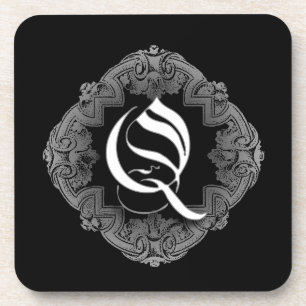 Elegantes gotisches Initial Q Untersetzer