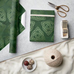 Elegantes Grün und Gold keltischer St. Patrick's D Geschenkpapier