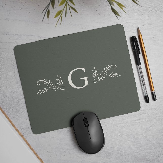 Elegantes grünes Botanisches Monogramm Mousepad (Von Creator hochgeladen)