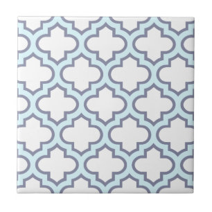 Elegantes hellblaues Marokkaner Quatrefoil Muster Fliese