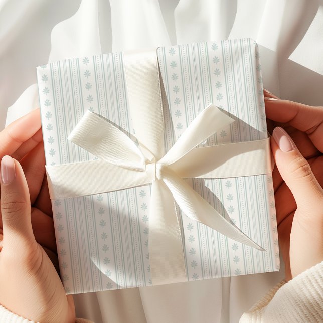 Elegantes, helles weißes Streifenpapier Geschenkpapier (Von Creator hochgeladen)