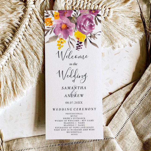 Elegantes Herbst-lila Hochzeitsprogramm Programm (Elegant fall winter purple floral wedding program on white)