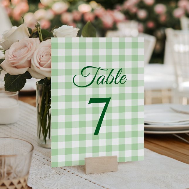Elegantes Hochzeits-Tischnummern mit moderner Kall Tischnummer (Pale Green Gingham Plaid Elegant Calligraphy Table Number)