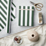 Elegantes Jäger-Muster, grün und weiß gestrichen Geschenkpapier<br><div class="desc">Einfache,  grüne Streifenverpackung - ideal für Hochzeiten,  Brautpartys,  Geburtstage und Weihnachten.</div>