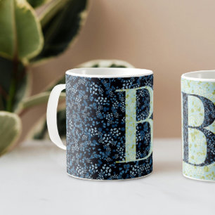 Elegantes, klassisches Monogramm mit Blumenmuster Kaffeetasse