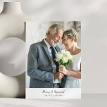 Elegantes klassisches Skript Älteres Verheiratetes Feiertagskarte<br><div class="desc">Feiern Sie die Saison mit dieser zeitlosen Urlaubskarte mit einem wunderschönen Foto und elegantem Drehbuch. Dieses Design ist perfekt für ältere Paare geeignet und verbindet klassische Typografie mit einer persönlichen Touch und schafft so einen unvergesslichen Sake für Freunde und Familie.</div>