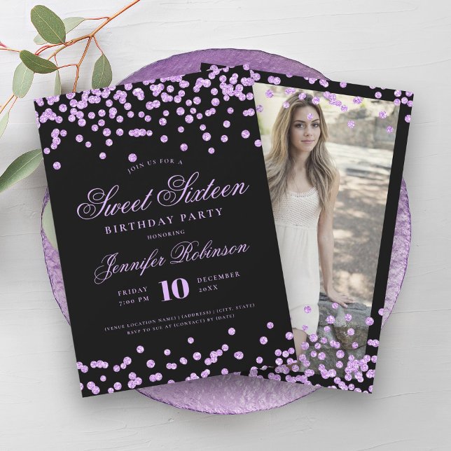 Elegantes Lila Black Confetti Foto Sweet 16 Einladung (Elegant Purple Black Confetti Photo Sweet 16 Invitation)