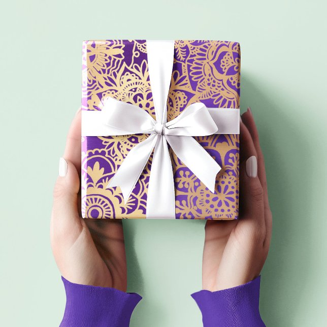 Elegantes Lila Gold Mandala Muster Geschenkpapier (Von Creator hochgeladen)