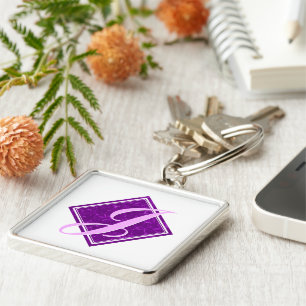 Elegantes Lila Marble Diamond Initialskript Schlüsselanhänger