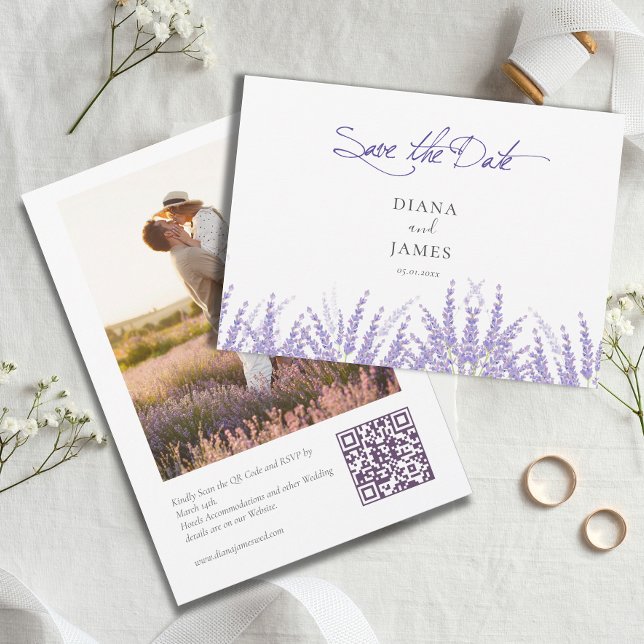 Elegantes Lila QR Code Foto Hochzeit Save The Date (Elegant Purple Calligraphy QR Code Photo Save The Date card)
