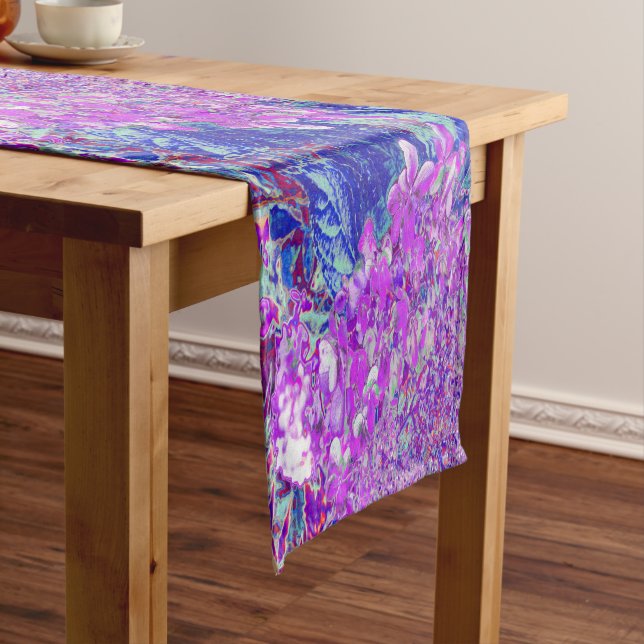 Elegantes Lila und blaues Limelight Hydrangea Kurzer Tischläufer (Beispiel)