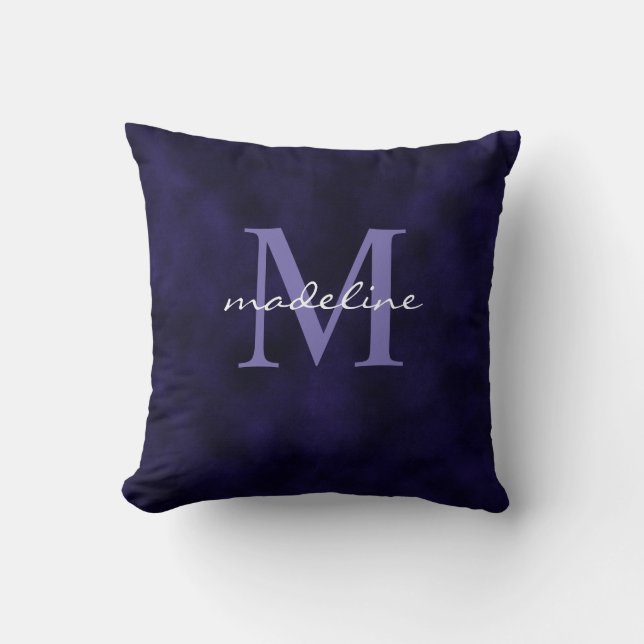 Elegantes Lila Velvet Script Monogram Kissen (Vorderseite)