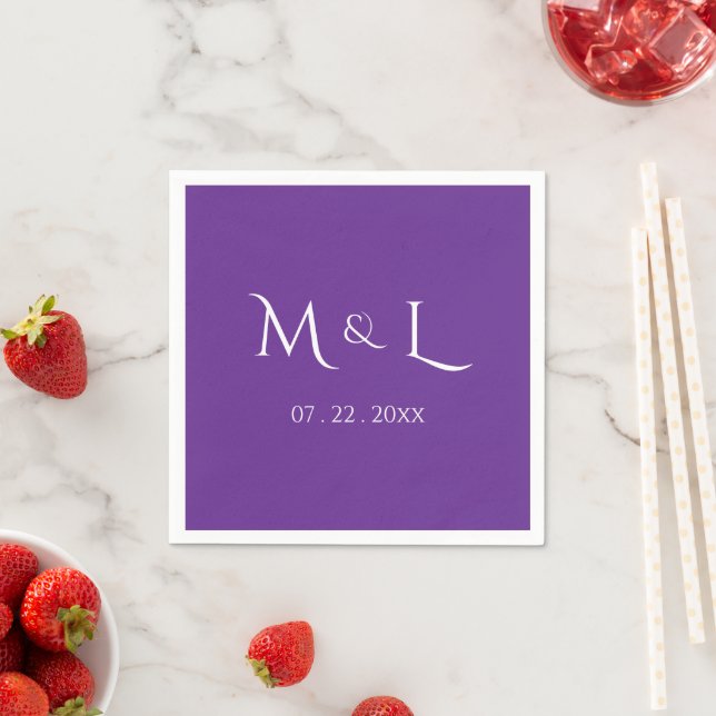 Elegantes lila-weißes Monogramm & Datum Hochzeit  Serviette (Beispiel)