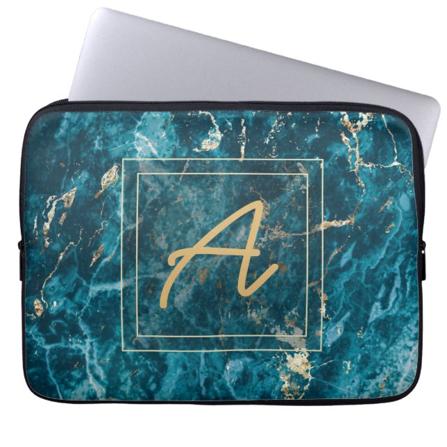 Elegantes Luxus Blue Gold Marmoreffekt Monogram Laptopschutzhülle (Vorderseite)