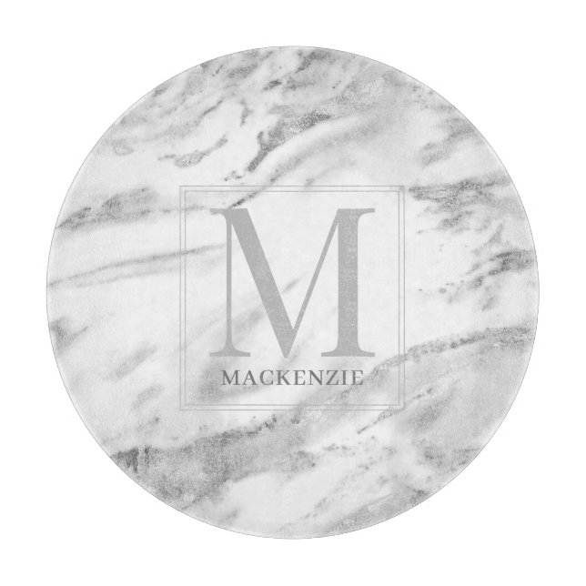 Elegantes Marmorsilber Metallisches Monogramm Schneidebrett (Vorderseite)