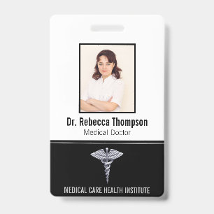 Elegantes Medical Silver Caduceus auf schwarzer Fo Ausweis