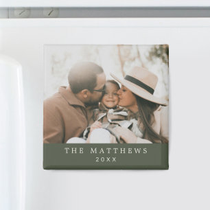 Elegantes minimalistisches Moosgrün-Familienfoto Magnet