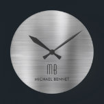 Elegantes Mit Monogramm Silber Grau gebürstetes Me Runde Wanduhr<br><div class="desc">Personalisierte,  Mit Monogramm Silber Grau gepinselt rund Uhr.</div>