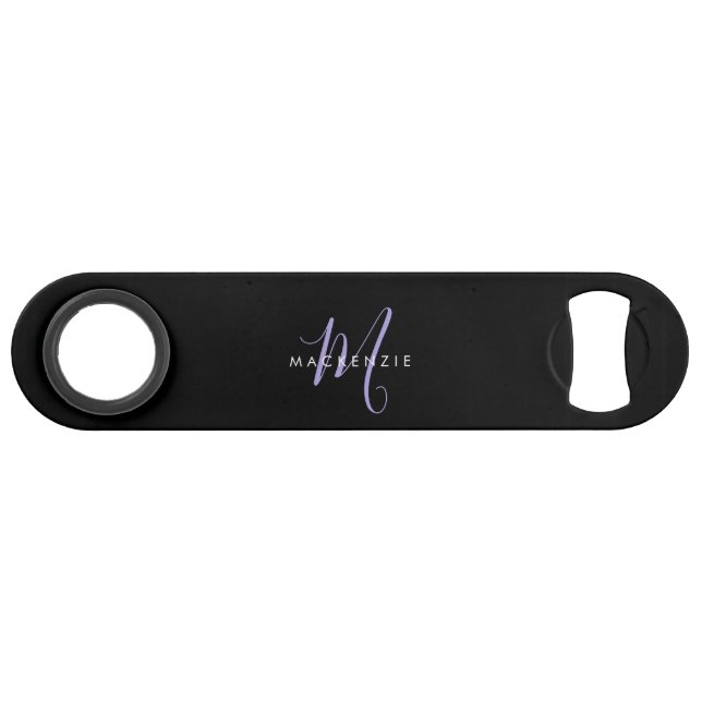 Elegantes, modernes Black Lavender Script Monogram Speed Flaschenöffner (Vorderseite (Horizontal))