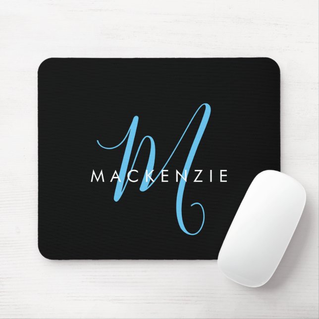 Elegantes, modernes Black Sky Blue Script Monogram Mousepad (Mit Mouse)
