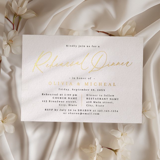Elegantes, modernes Drehbuch-minimalistisches Prob Folieneinladung (Elegant modern script minimalist rehearsal dinner foil invitation)