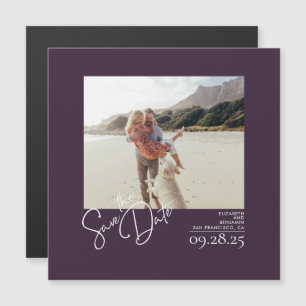 Elegantes, modernes Eggplant Lila Save the Date Fo Magneteinladung