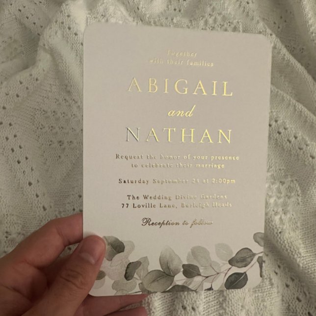 Elegantes, modernes grünes Leaf Wedding Golden Folieneinladung (Von Creator hochgeladen)