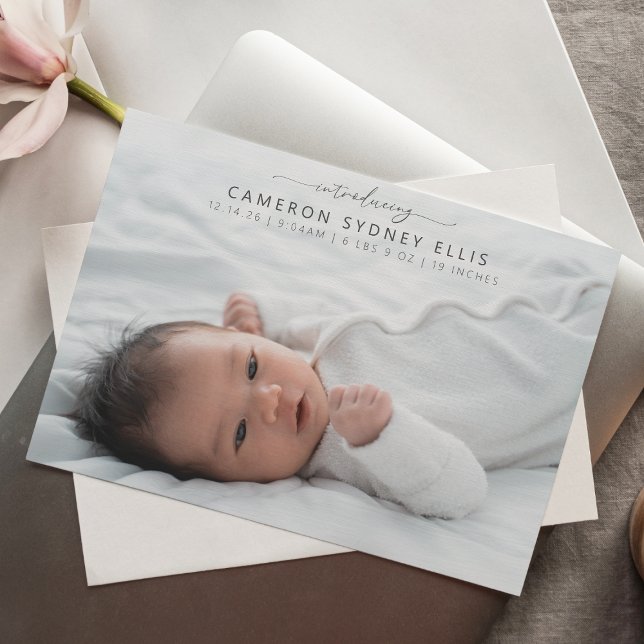 Elegantes, modernes Minimalistisches Script Baby F Ankündigung (Von Creator hochgeladen)