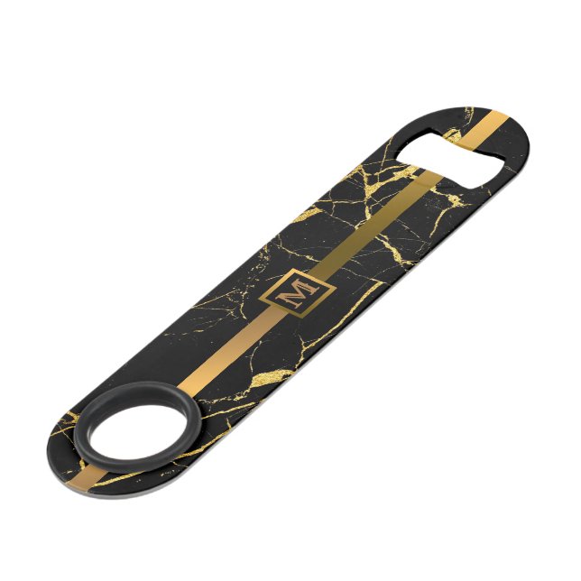 Elegantes, modernes Mit Monogramm Marmorschwarz Speed Flaschenöffner (Vorderseite Schrägansicht)
