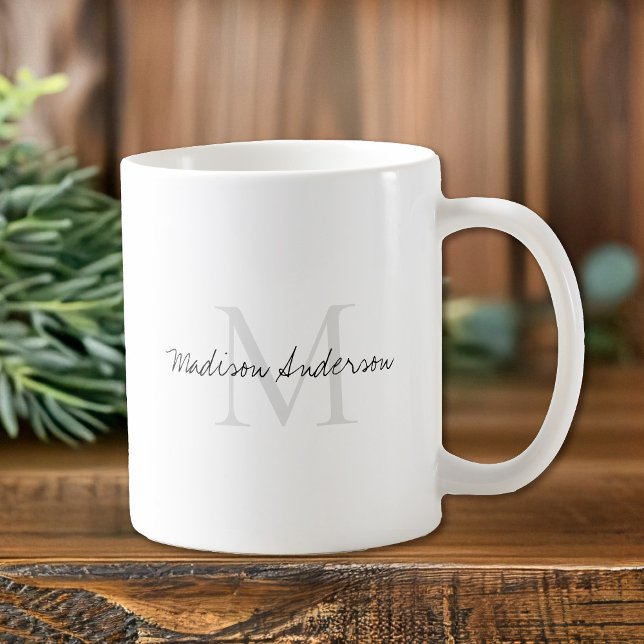 Elegantes modernes Monogramm Kaffeetasse (Introducing the Monogram Coffee Mug - a personalized daily companion that transforms your morning)