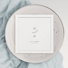 Elegantes, modernes Paar mit minimalistischer Hoch Serviette