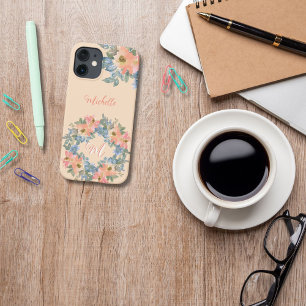 Elegantes, modernes Peach Floral Wreath Monogramm iPhone 12 Mini Hülle